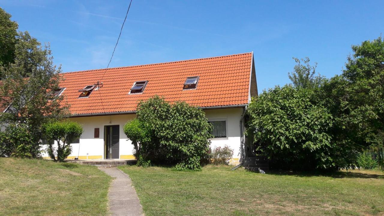 Ferienhaus Plattensee/Balaton Villa Szolad Екстериор снимка